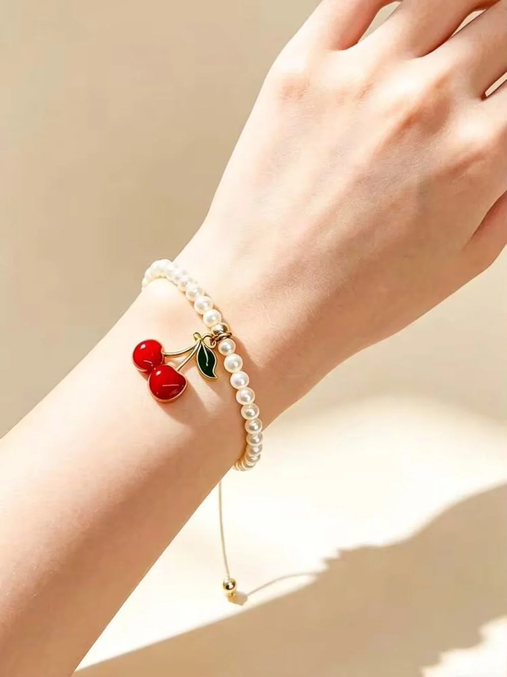 Cherry bracelet Q1300